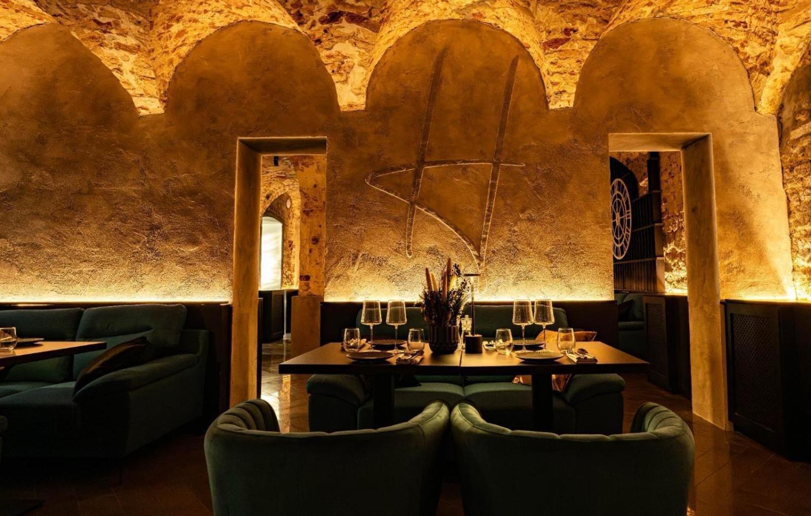 Pullman Riga Old Town Hotel Luaran gambar Restaurant in the basement of the hotel