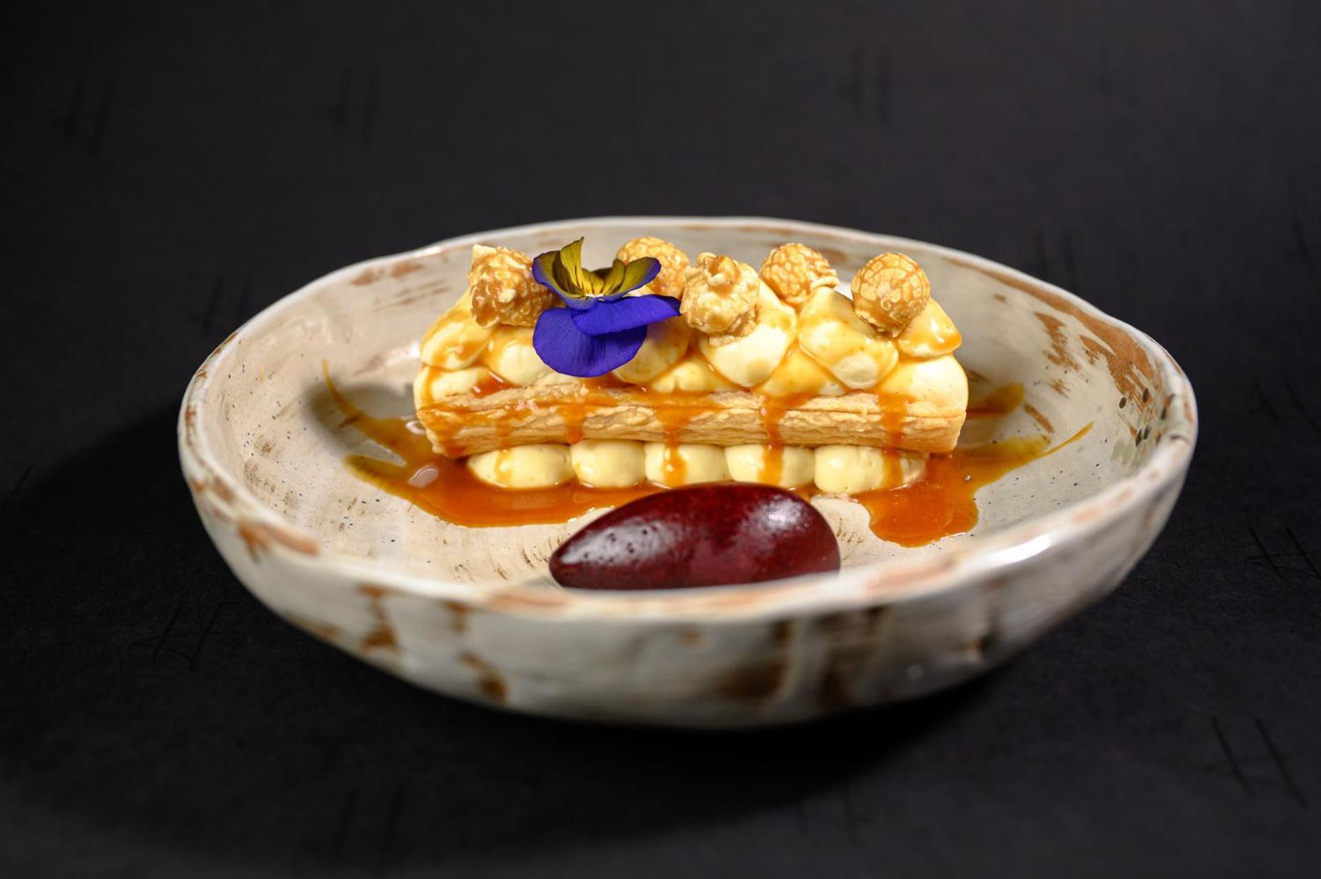 Pullman Riga Old Town Hotel Luaran gambar A dessert