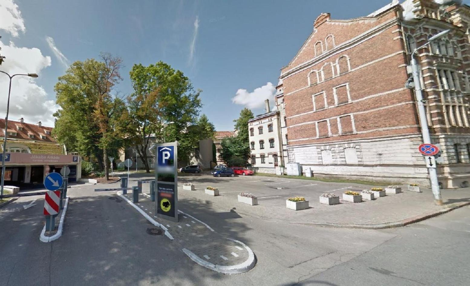 Pullman Riga Old Town Hotel Luaran gambar The parking lot where the attack took place